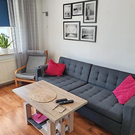 Frankfurt - Niederrad 2-zimmer 47m2 Renoviert Mit Balkon 3 Personen Appartement Frankfurt am Main