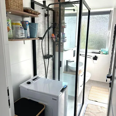 Frankfurt - Niederrad 2-zimmer 47m2 Renoviert Mit Balkon 3 Personen Appartement Frankfurt am Main