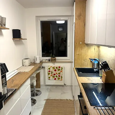 Frankfurt - Niederrad 2-zimmer 47m2 Renoviert Mit Balkon 3 Personen * Frankfurt am Main