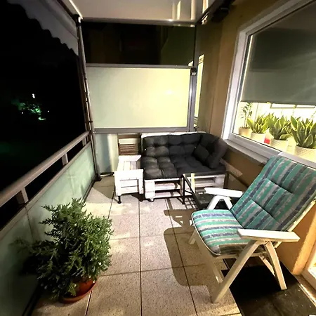 Appartement Frankfurt - Niederrad 2-zimmer 47m2 Renoviert Mit Balkon 3 Personen *