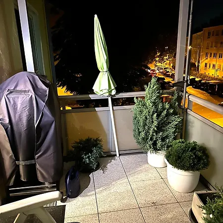 Frankfurt - Niederrad 2-zimmer 47m2 Renoviert Mit Balkon 3 Personen Frankfurt am Main